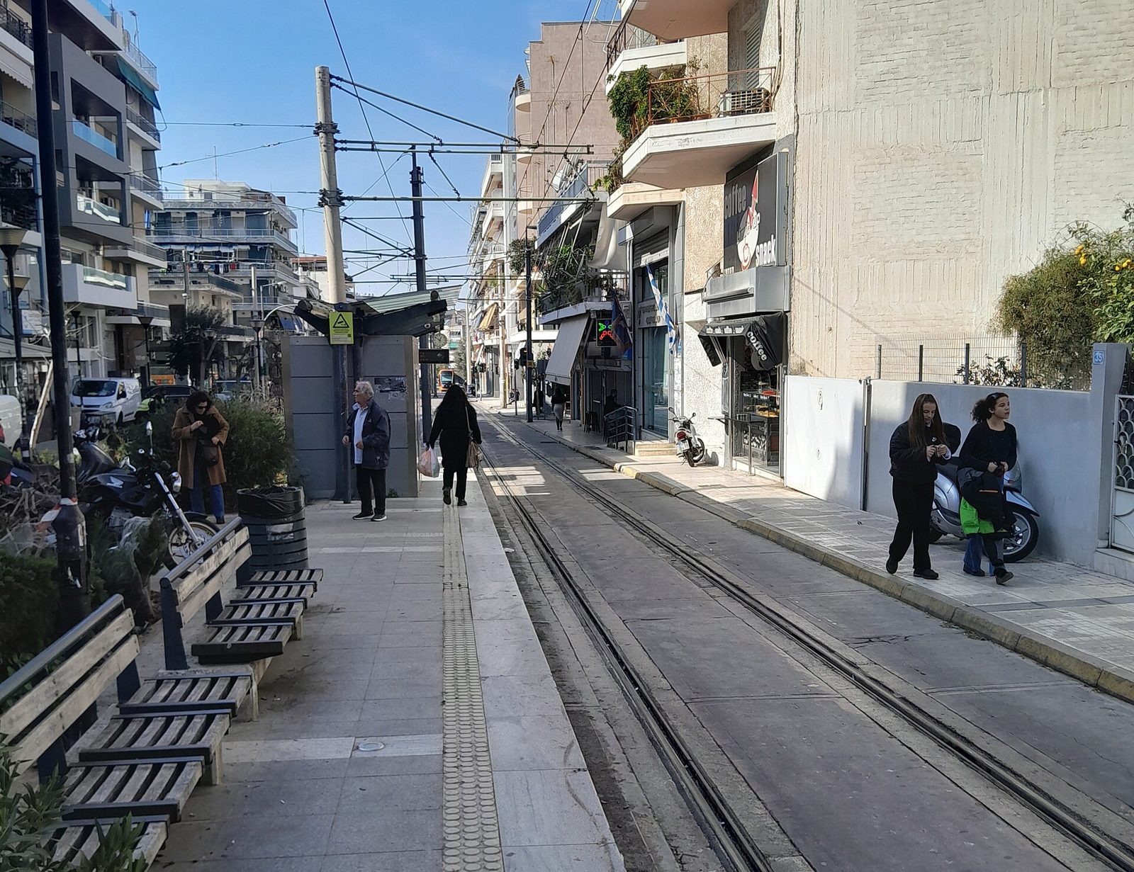 Neos Kosmos · tramvay durağı